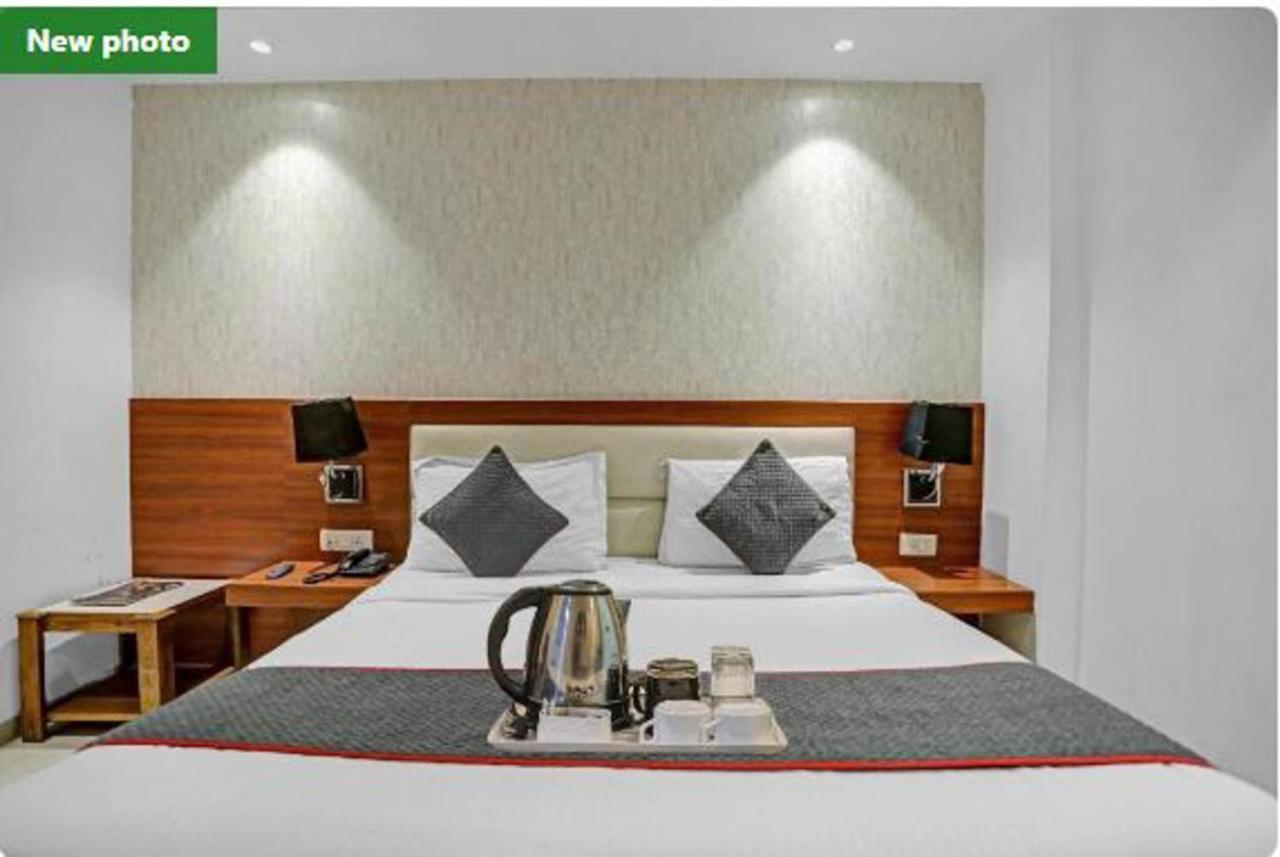 Wowstops-Clark Near Delhi Airport Hotel New Delhi Exterior foto