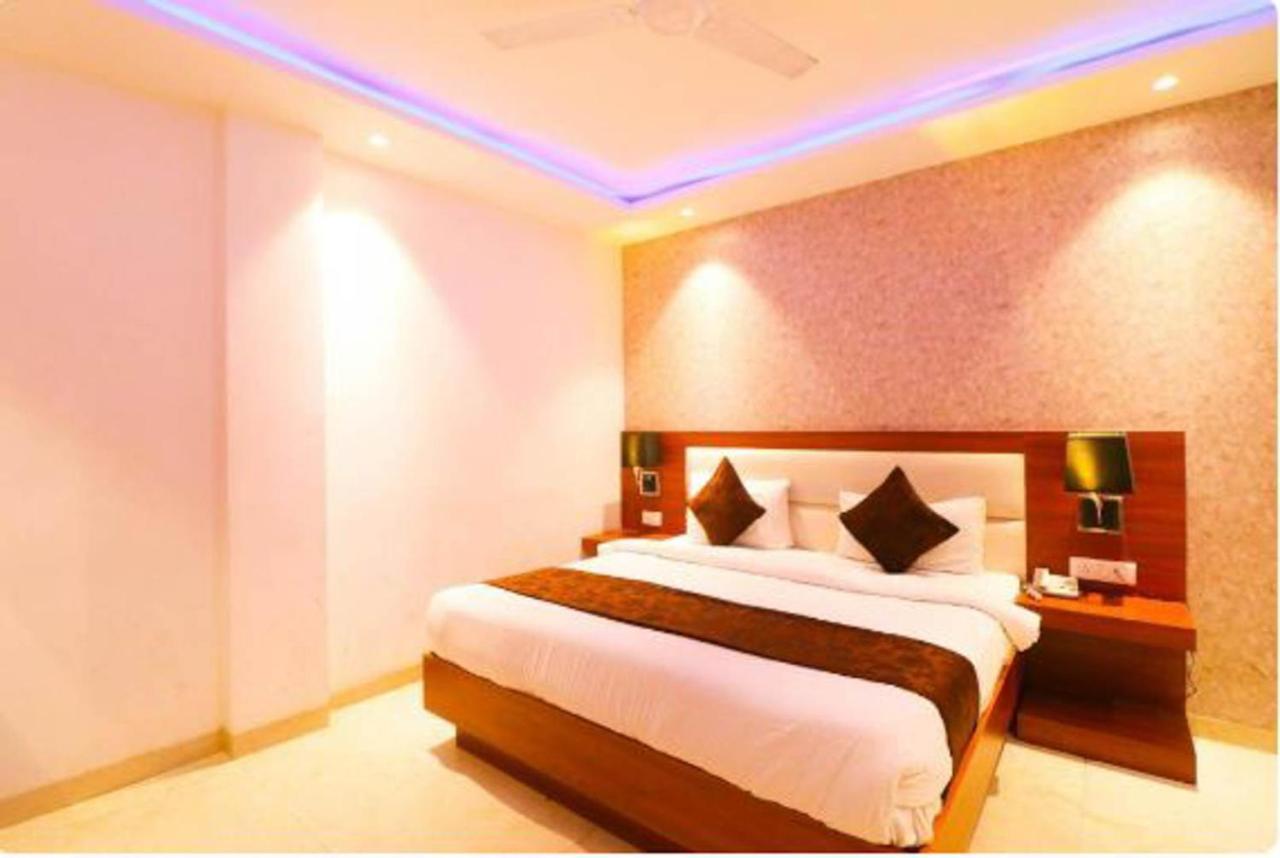 Wowstops-Clark Near Delhi Airport Hotel New Delhi Exterior foto