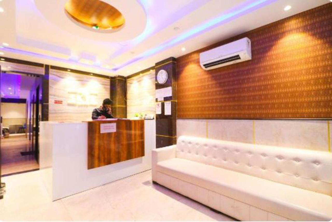 Wowstops-Clark Near Delhi Airport Hotel New Delhi Exterior foto
